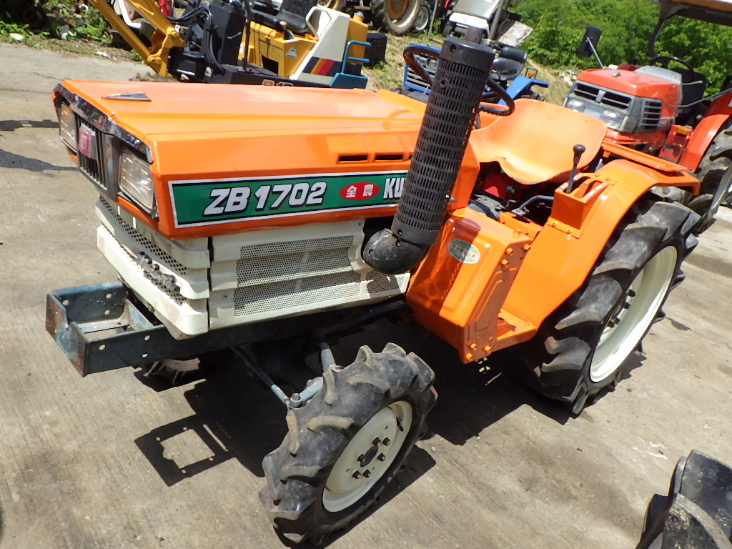 Item No. 17264 KUBOTA B1702DT(4WD) S/N.52993 – DUYANH CORPORATION